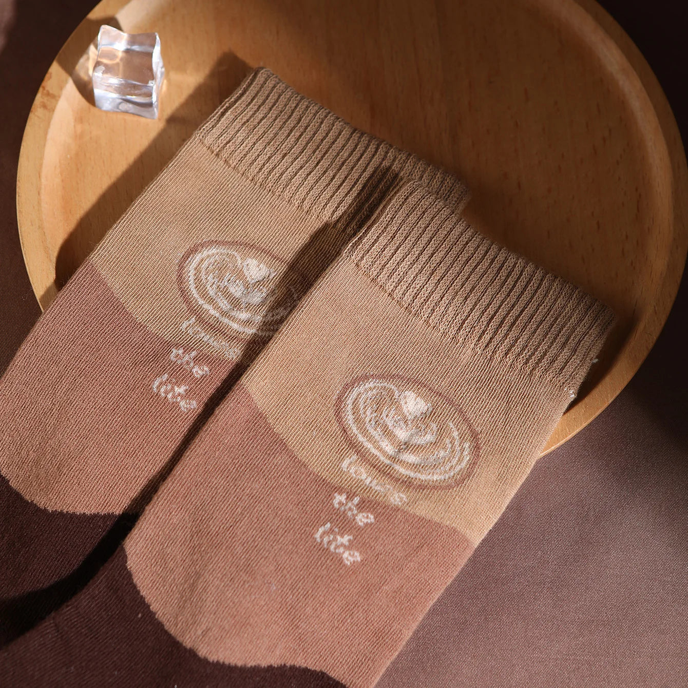 1 Pair of Mid-Calf Men's Socks, Suitable for Both Men and Women, Novel and Fun, Colorful Coffee Cup Gift Box Socks, European and American Fashion Trend Style, Comfortable and Breathable, Party Casual Novelty Gift, Valentine's